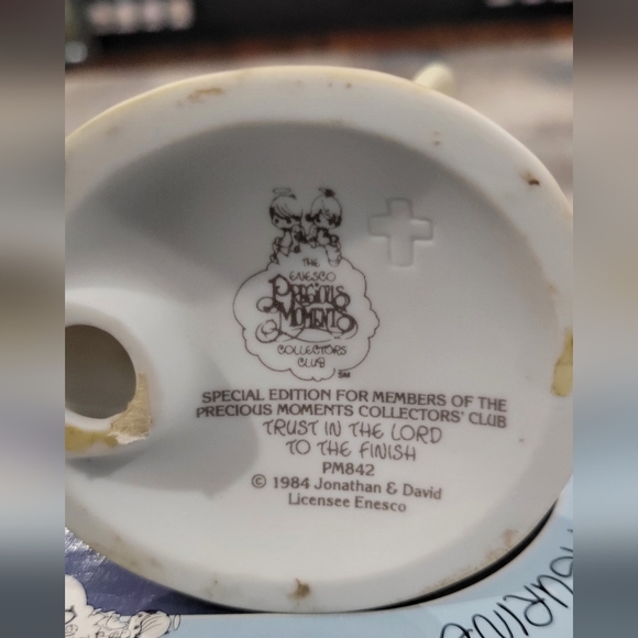 SPECIAL LIMITED EDITION- 1984 Precious Moments- Trust in the Lord to the Finish - Picture 6 of 7